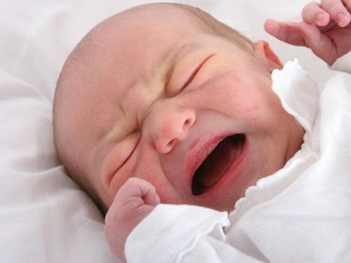 Trẻ 3 ngày chưa đi đại tiện nguyên nhân là gì?