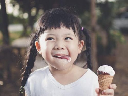 Giải đáp có nên cho trẻ ăn đồ lạnh?