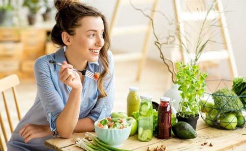 Ăn uống lành mạnh đã được chứng minh là làm giảm các triệu chứng kinh nguyệt