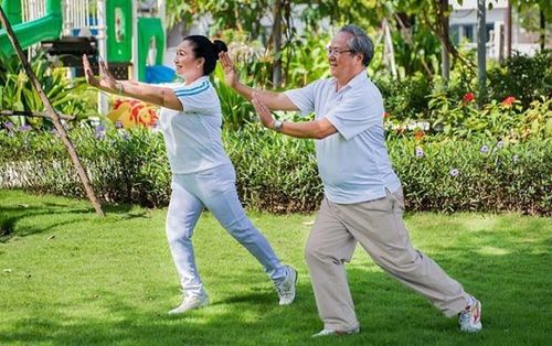 
Những người lớn tuổi thường xuyên tập thể dục sẽ đi vào giấc ngủ nhanh, lâu và tốt hơn
