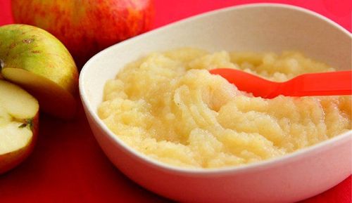 Steamed fruits like apples require proper preparation before feeding to babies.