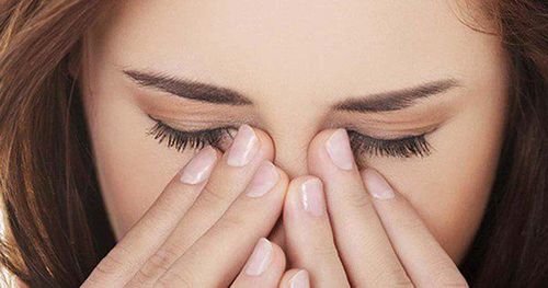 Cơ mí mắt hay giật là dấu hiệu bệnh gì?