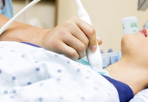 Chọc kim bướu giáp nhân thùy lành tính có nguy hiểm không?
