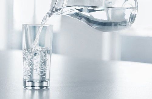 Không uống nước sau khi thức dậy là một sai lầm khi ăn sáng