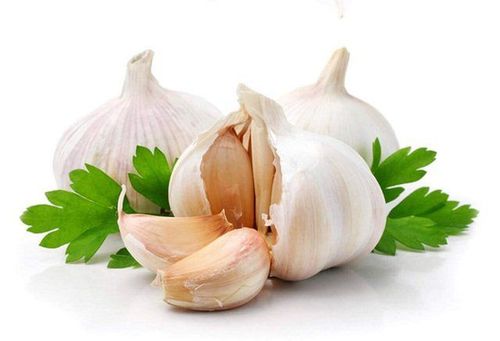 
Bạn có thể trị nghẹt mũi khi ngủ bằng cách sử dụng tỏi
