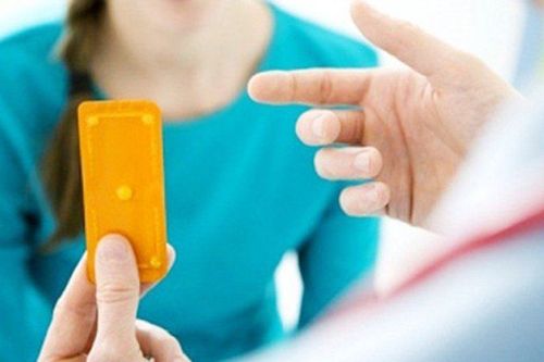 Ra máu đen sau khi uống thuốc tránh thai khẩn cấp có sao không?