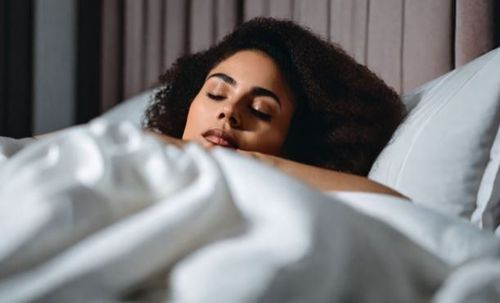 Ngủ đủ giấc giúp phòng ngừa chứng loạn nhịp tim