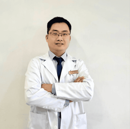 Tiến sĩ Đặng Quang Huy có 10 năm kinh nghiệm chuyên sâu trong lĩnh vực phẫu thuật Tim mạch