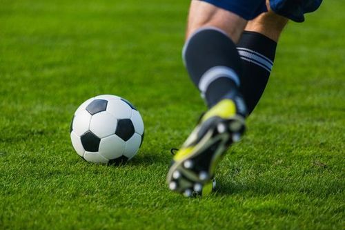Fracture due to a direct blow in soccer is not unheard of, patients should learn about treating rib fractures properly