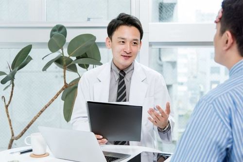 If a patient experiences ankle joint pain without swelling, they should see a doctor immediately to determine the cause and receive timely and appropriate treatment.