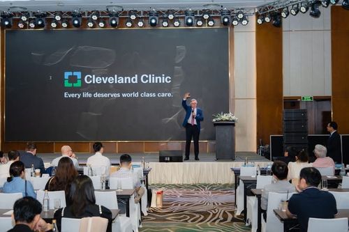 Vinmec Central Park and Cleveland Clinic co-organize international epilepsy treatment conference in Vietnam