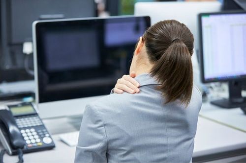 Prolonged computer use leads to musculoskeletal pain and head and shoulder pain