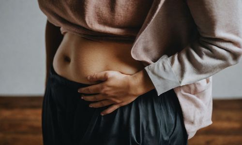 U nang buồng trứng sau mãn kinh: Triệu chứng và điều trị