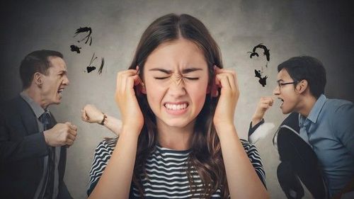 Ảo thanh khiến người bệnh luôn sống trong trạng thái căng thẳng và bị chi phối bởi những “tiếng nói” không có thật