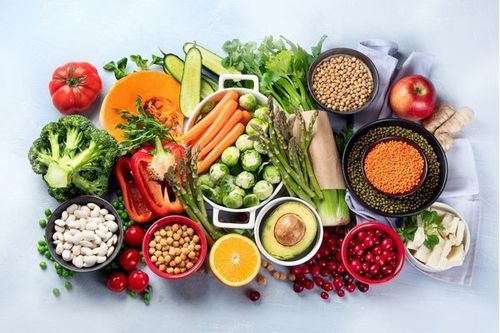In tandem with applying home treatment methods for wrist joint pain, build a nutritious diet rich in vitamins and minerals to improve health.