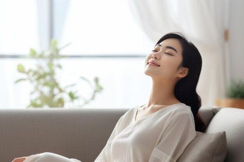 Thực hành thở sâu 4-7-8 là kỹ thuật đơn giản nhất nhưng hiệu quả để hồi phục tâm trí, kích hoạt hệ thần kinh đối giao cảm