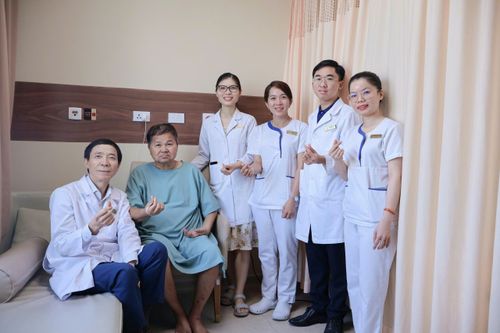 3 giờ phẫu thuật cứu bệnh nhân ung thư dạ dày 5 bệnh nền