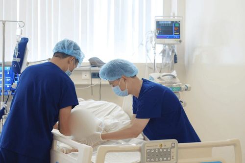 Vinmec Phú Quốc cứu sống bé trai Trung Quốc đuối nước ngưng tim 7 phút