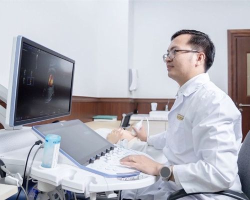 Bác sĩ Võ Tá Sơn can thiệp cứu thai nhi 20 tuần phù nặng