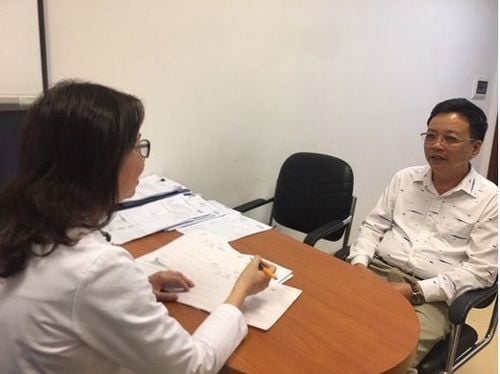 Hình ảnh: Ông Lâm Văn Thuyên (62 tuổi, ở quận Hai Bà Trưng, Hà Nội) không thấy dấu hiệu bệnh tái phát, sức khỏe ổn định khi phẫu thuật và hóa trị ung thư đại trực tràng kết hợp với liệu pháp tăng cường miễn dịch tự thân.