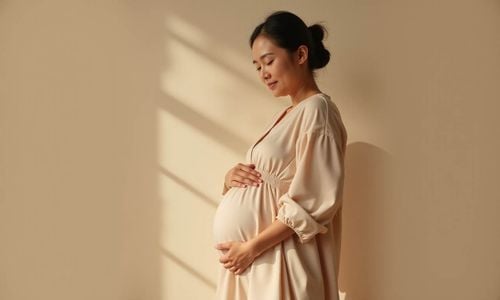 Đau khớp háng khi mang thai: Mẹ bầu phải xử lý như thế nào?