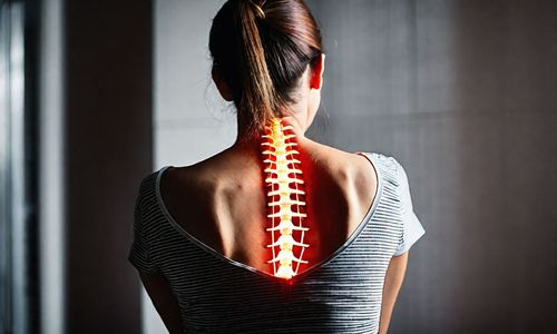 Đau lưng trên có phải dấu hiệu ung thư hay không?