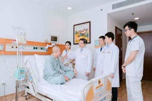 Để biết viêm đại tràng co thắt khám ở đâu tốt, người bệnh cần dựa vào tiêu chí đội ngũ y bác sĩ.
