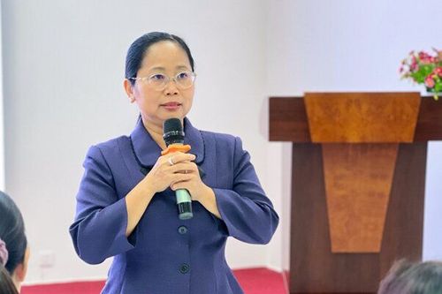 TS.ĐD Huỳnh Trương Lệ Hồng - Đại diện Nhà trường nhấn mạnh giá trị của môi trường thực hành chuẩn mực tại Vinmec trong việc hình thành bản lĩnh nghề nghiệp cho sinh viên