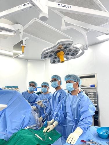 Điều trị chấn thương thể thao và phẫu thuật chi trên cùng TS.BS Nguyễn Hữu Mạnh